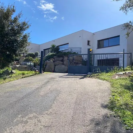 Lamas Villa Zonza