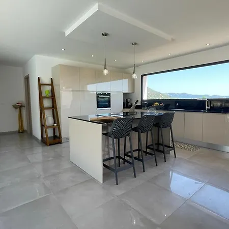 Lamas Villa *